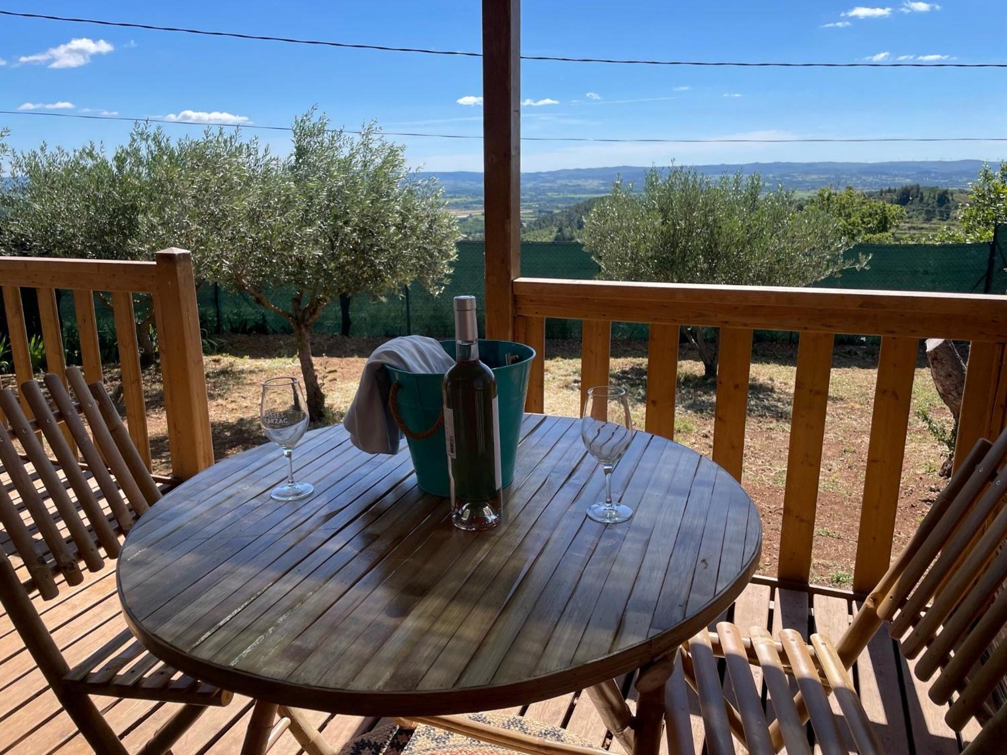 Mobil-Home En Pleine Nature A 3 Mins Du Lac Du Salagou Avec Vue Panoramique Lacoste (Herault) Exterior foto
